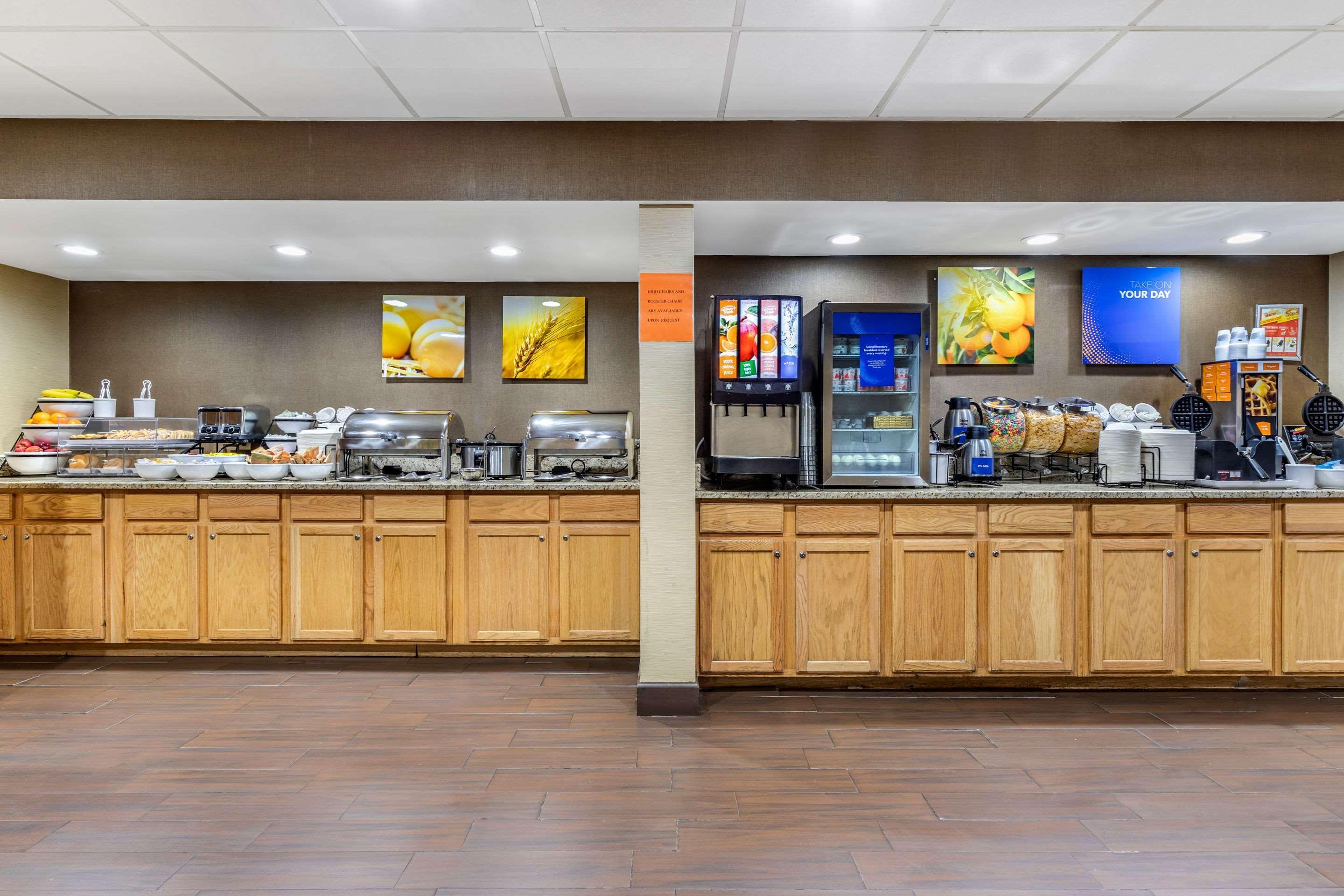 Comfort Inn & Suites Clemson - University Area Экстерьер фото